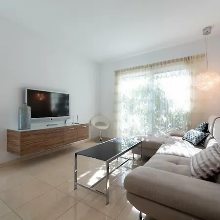 Villa Holidays & Health Oasis - 8 *